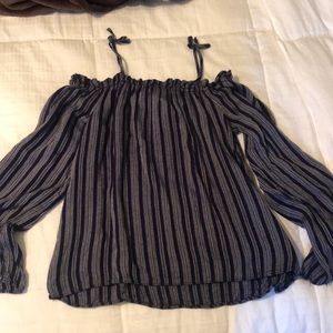 Over the shoulder boutique top